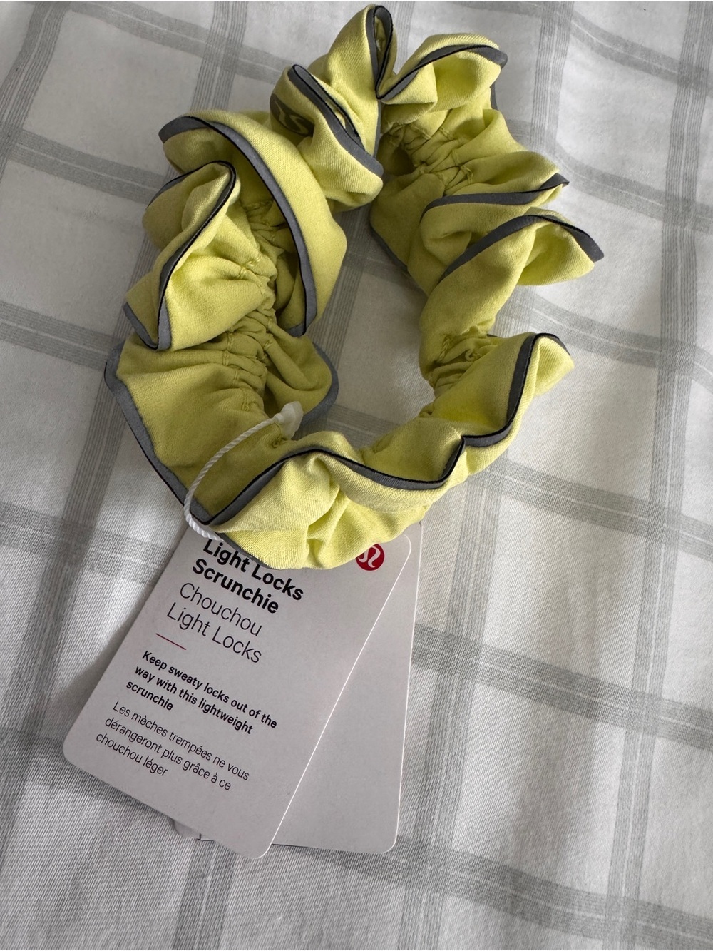 🆕✨ Lululemon Light Locks Scrunchie - Lemon Vibe - Picture 3 of 4
